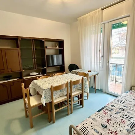 Διαμέρισμα Top-floor Flat With Parking In Μπιμπιόνε