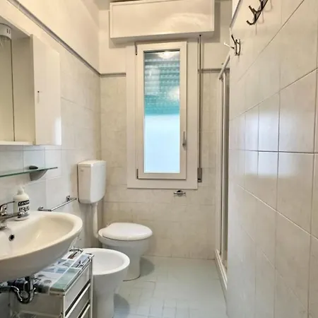 Top-floor Flat With Parking In * Μπιμπιόνε