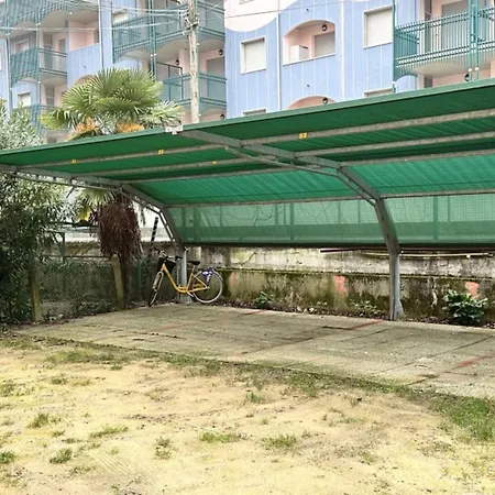 Top-floor Flat With Parking In Διαμέρισμα Μπιμπιόνε