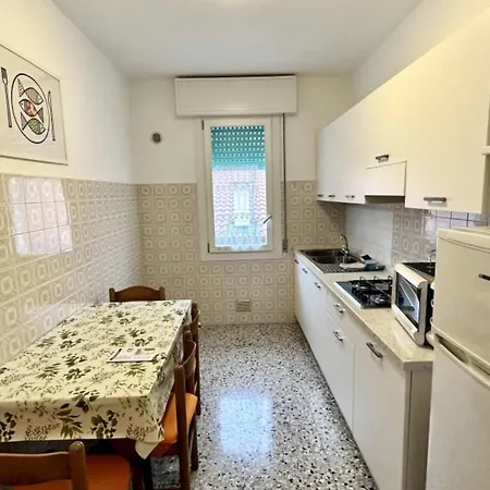 Διαμέρισμα Top-floor Flat With Parking In