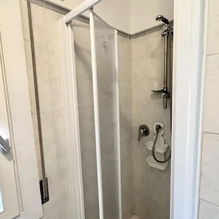 Top-floor Flat With Parking In شقة *